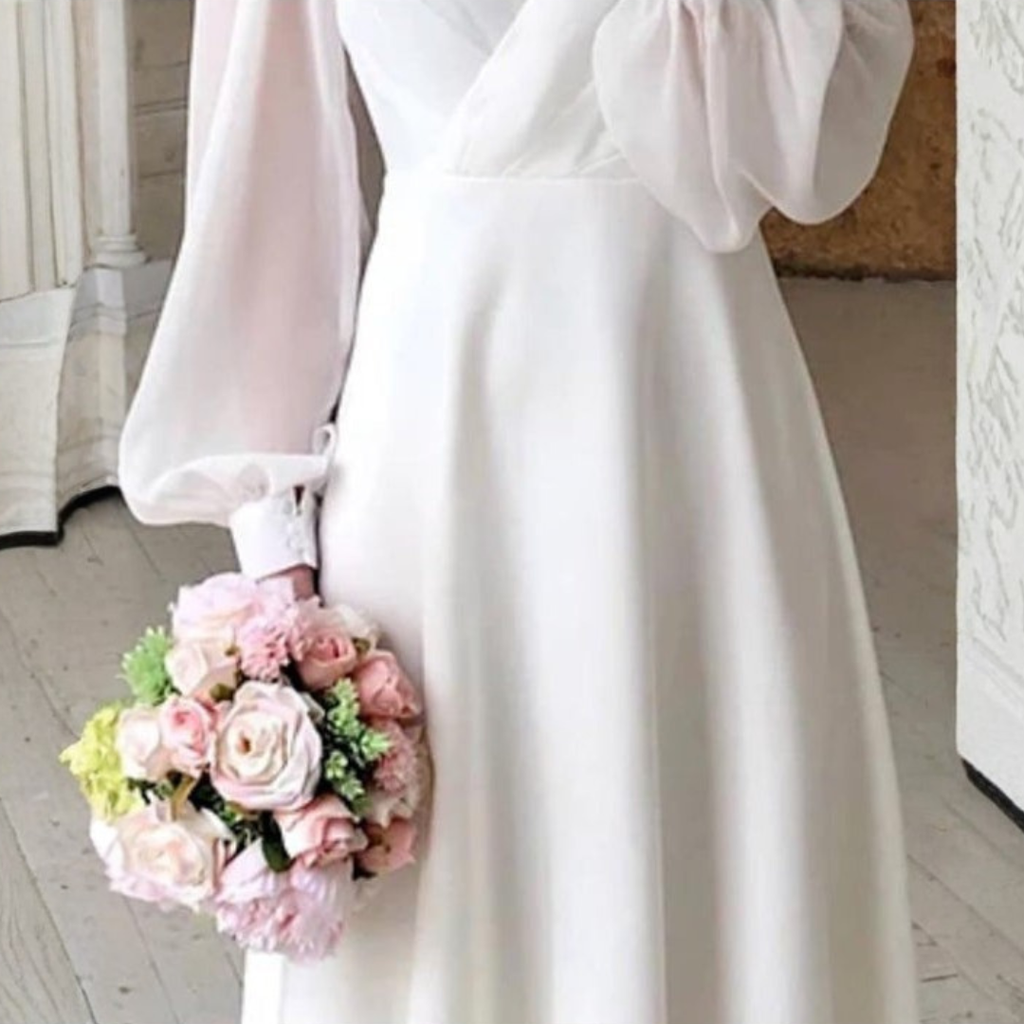Elegante Trouwjurk met V-hals en Flatterend Silhouet