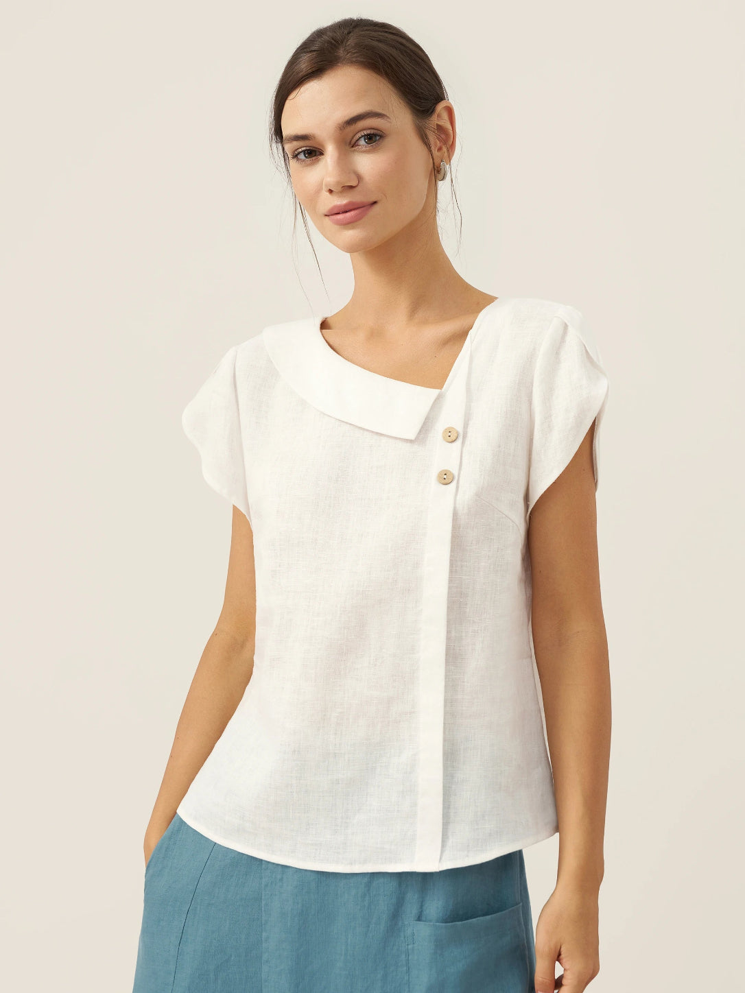 Luchtige Linnen Top Met Asymmetrische Mouwen