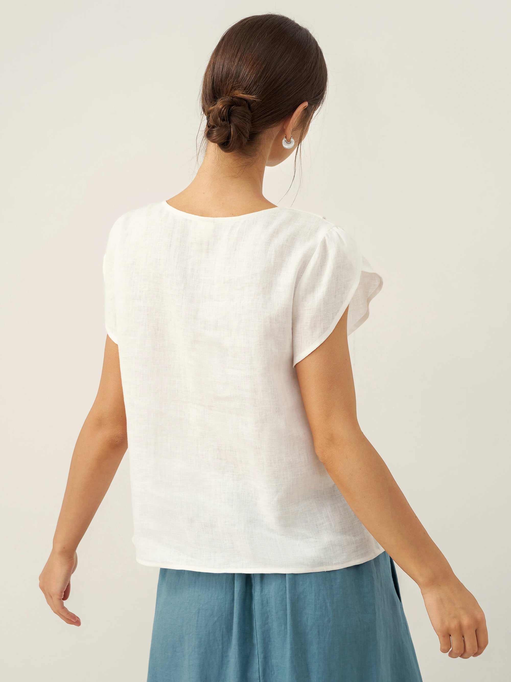 Luchtige Linnen Top Met Asymmetrische Mouwen