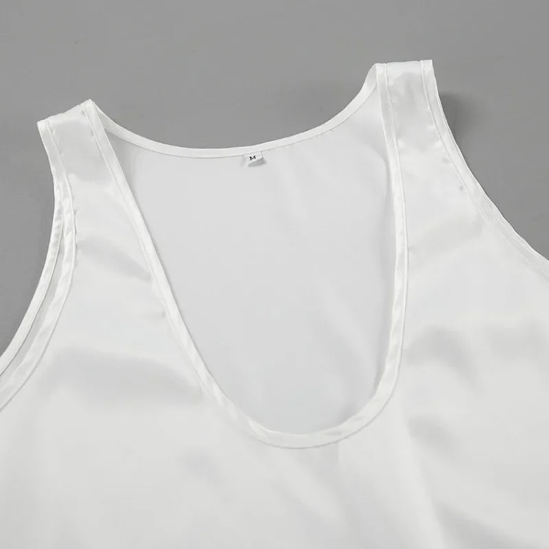 Satijnen Tanktop Lage U-hals en Flatterende Pasvorm